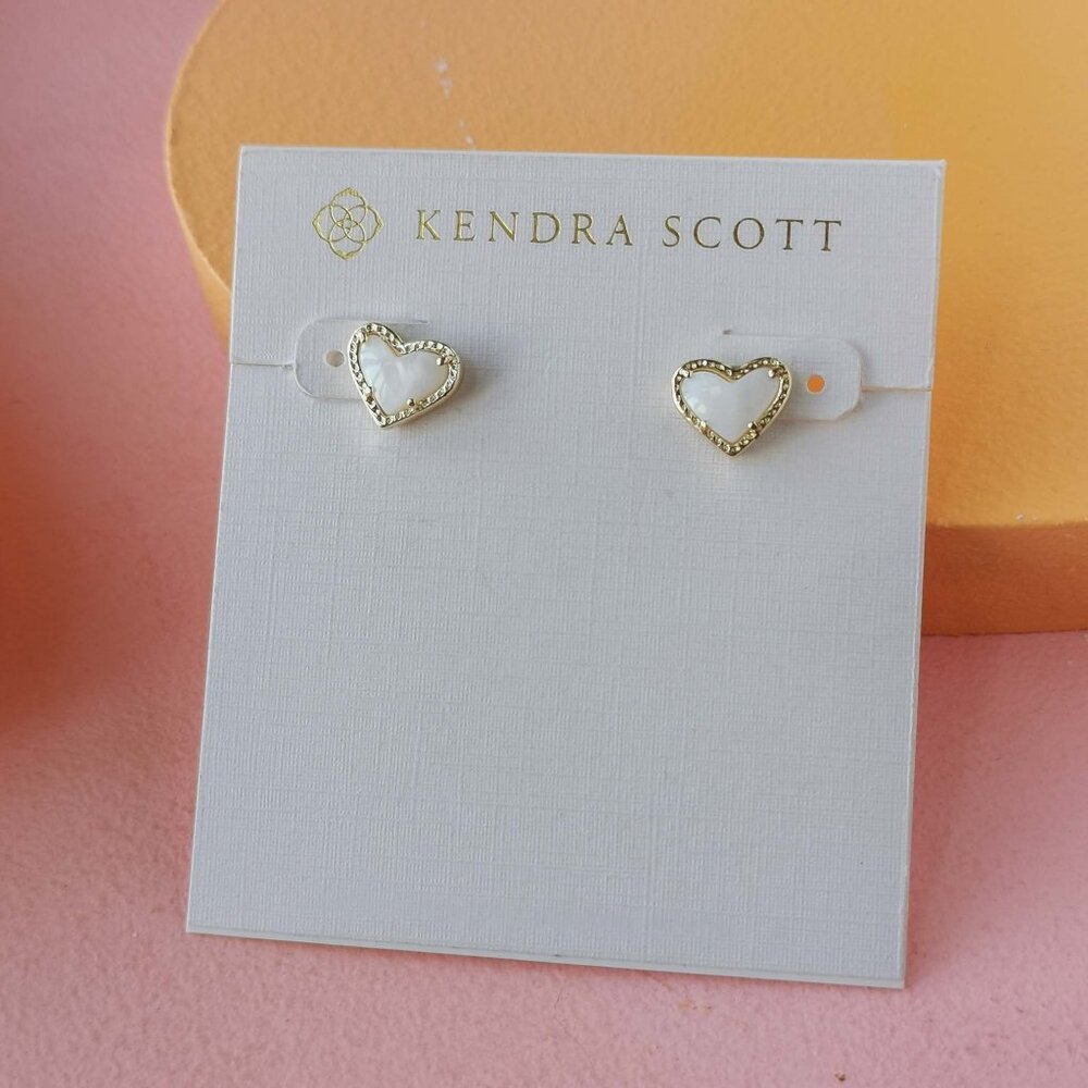 Kendra Scott - Ari Heart Ivory Mother-Of-Pearl Gold Stud Earrings - NEW